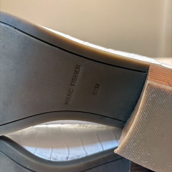 Marc‎ Fisher Rental 2 Women's White Pointed Toe Crocodile Booties Heels Size 8.5 - Picture 9 of 10